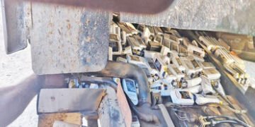 એલસીબી બોલેરોના ચોર ખાનામાંથી રૂ.બે લાખનો દારૂ ઝડપી પાડયો | Liquor worth Rs 2 lakh seized from the t…