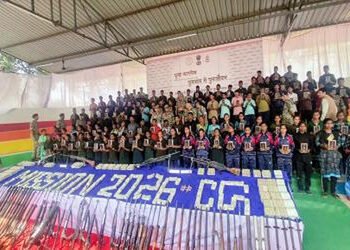 દસ વર્ષમાં 10,000થી વધુ નકસલવાદીઓનું આત્મસમર્પણ | More than 10 000 Naxalites surrender in ten years