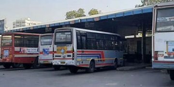 ગુજરાત ST નિગમ દેવાદાર, 4000 કરોડથી વધુની ખોટ, ખાનગી ટ્રાવેલ્સ-વાહનોનો દબદબો! | Gujarat ST in Financ…