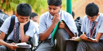 હવે 2027થી ધોરણ 10-12ના વિદ્યાર્થીઓને બારકૉડવાળી માર્કશીટ મળશે, વર્ષો જૂનું ફોર્મેટ બદલાશે | Gujarat…