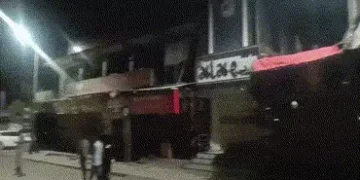 અમદાવાદના વટવામાં ખૂની ખેલ: રિક્ષામાં બેસવા જેવી નજીવી બાબતે યુવકની ક્રૂર હત્યા, બેની ધરપકડ | Ahmeda…