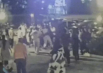 અમદાવાદ: આનંદનગરમાં ક્રિકેટ રમતા બાળકોના ઝઘડામાં વાલીઓ બાખડ્યા, બહારથી માણસો બોલાવી મહિલા પર હુમલો ક…