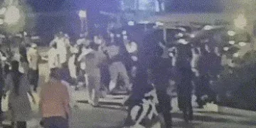 અમદાવાદ: આનંદનગરમાં ક્રિકેટ રમતા બાળકોના ઝઘડામાં વાલીઓ બાખડ્યા, બહારથી માણસો બોલાવી મહિલા પર હુમલો ક…