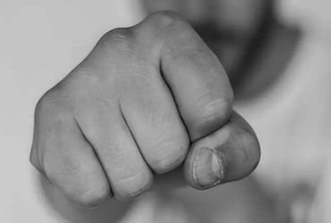 જામનગરમાં બે પાડોશીઓ વચ્ચેનો ઝઘડો ઉગ્ર બન્યો: એક મહિલા અને તેની પુત્રી પર હુમલો: 4 સામે ગુનો નોંધાયો…