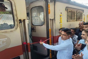 ઓઈલ – એલપીજી લોજિસ્ટિક ચેઈન પર સતત દેખરેખઃ પશ્ચિમ રેલવે જનરલ મેનેજર | Continuous monitoring of Oil L…