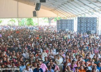 શાળામાં તાળાં કે ઈવેન્ટમાં તાળીઓ? બનાસકાંઠામાં 1800 શિક્ષિકાઓની ભણાવવાને બદલે PMના કાર્યક્રમમાં હાજર…