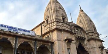 વડોદરામાં તાંદલજાના તહુરા ગાર્ડનમાં રાત્રે અચાનક લાઇટો ગુલ થતા સહેલાણીઓમાં રોષ | people are angry as…