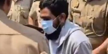 VIDEO: CM યોગીની માતા પર ટિપ્પણી કરનાર મૌલાના લંગડાતો જોવા મળ્યો, UP પોલીસે બિહારથી કરી હતી ધરપકડ | …