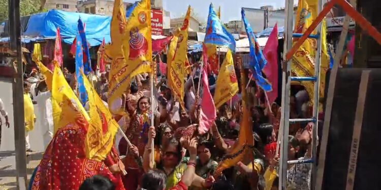 અંબાજીમાં બાબા શ્યામની ભવ્ય શોભાયાત્રા નીકળી