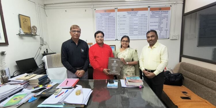 માતા-પિતાના સંઘર્ષનું ફળ : દીકરીએ મેળવી પીએચ. ડી (ડોક્ટરેટ)ની પદવી