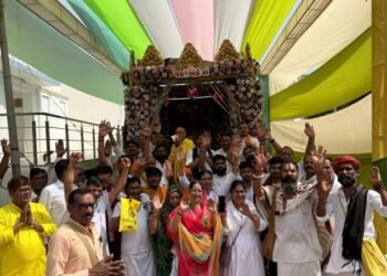 પાવન ચૈત્ર માસના અવસરે શક્તિપીઠ અંબાજી મંદિર થી ઉત્તરવાહિની નર્મદા મૈયાની પરિક્રમામાં જોડાતા પદયાત્ર…