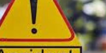 ગોલ્ડન બ્રિજ પર ડમ્પરમાં ટ્રક ઘુસી જતા ડ્રાઇવરનું મોત | Driver died after truck crashes into dumper …