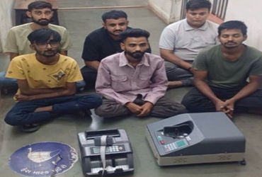 સોની બજારમાં તિજોરી તોડવાનો પ્રયાસ કરનાર તસ્કર ગેંગના છ ઝડપાયા | Six members of a smuggling gang who…