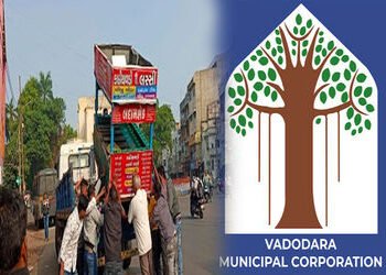 વડોદરામાં ગેરકાયદે લારી-ગલ્લાના દબાણો હટાવી ત્રણ ટ્રક સામાન કબજે | Three trucks of goods seized in V…