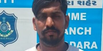 કોર્ટ સંકુલમાંથી ભાગેલાે બળાત્કારનાે આરોપી મહારાષ્ટ્ર ખાતે સબંધીને ત્યાંથી ઊંઘતો પકડાયો | Rape accus…