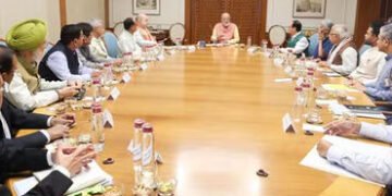 યુદ્ધ વચ્ચે કેન્દ્ર સરકારનો મહત્ત્વપૂર્ણ નિર્ણય, ખાતર કંપનીઓને મોટી રાહત, 40 પેટ્રોકેમિકલ અંગે પણ છૂ…