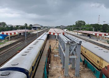 વડોદરા રેલવે વિભાગને રૂ.697 કરોડ મુસાફર આવક પ્રાપ્ત થઈ | Vadodara Railway Division received 697 cror…