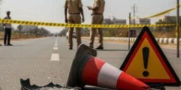 મહેસાણા: કડીના કલ્યાણપુર રોડ પર જેસીબીએ બે માસૂમ બાળકોને કચડ્યા, શ્રમિક પરિવારમાં ભારે આક્રંદ | Mehs…