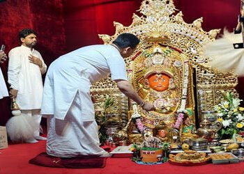 વડોદરામાં હનુમાન જયંતિ પ્રસંગે શનિદેવ અને દાદાના મંદિરોમાં ભક્તજનોનું ઘોડાપૂર | Devotees throng hanu…