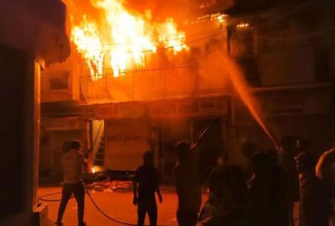 વિરમગામના ટાવર વિસ્તારમાં કોમ્પ્યુટરની દુકાનમાં ભીષણ આગ | Massive fire breaks out in computer shop i…