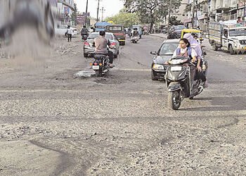 સુરેન્દ્રનગરમાં રિવરફ્રન્ટ પર ખાડાઓથી વાહન ચાલકો ત્રાહિમામ | Drivers suffer from potholes on the riv…