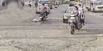 સુરેન્દ્રનગરમાં રિવરફ્રન્ટ પર ખાડાઓથી વાહન ચાલકો ત્રાહિમામ | Drivers suffer from potholes on the riv…