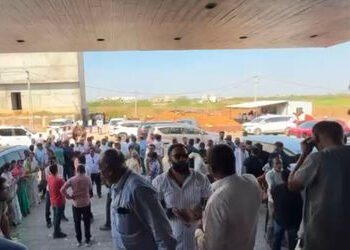 વડોદરા જિલ્લા ભાજપ કાર્યાલય પર ટિકિટ માટે દાવેદારોના ધસારાથી અવ્યવસ્થા | Vadodara district BJP offic…