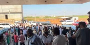 વડોદરા જિલ્લા ભાજપ કાર્યાલય પર ટિકિટ માટે દાવેદારોના ધસારાથી અવ્યવસ્થા | Vadodara district BJP offic…