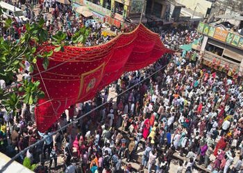 ચોટીલામાં ચૈત્રી પૂનમના મેળામાં 5 લાખ શ્રદ્ધાળુઓ ઉમટયા, અફરાં-તફરી સર્જાઈ | 5 lakh devotees thronged…