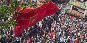 ચોટીલામાં ચૈત્રી પૂનમના મેળામાં 5 લાખ શ્રદ્ધાળુઓ ઉમટયા, અફરાં-તફરી સર્જાઈ | 5 lakh devotees thronged…