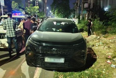 અમદાવાદ: સોલા વિસ્તારમાં કારની અંદર 45 વર્ષીય શખસનું મોત, ડ્રાઈવિંગ સીટ પર જ પ્રાણ પંખેરુ ઉડી ગયું |…