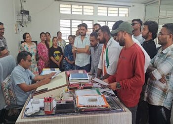 જામનગરમાં લીમડાલેનમાં આવેલી એસવીએમ શાળાની ફી વધારાના મુદ્દે એનએસયુઆઈની જિલ્લા શિક્ષણ અધિકારીને રજૂઆત…