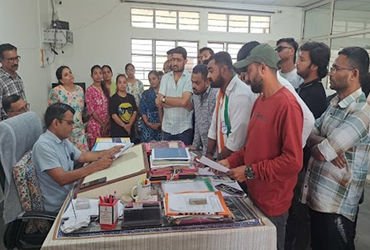 જામનગરમાં લીમડાલેનમાં આવેલી એસવીએમ શાળાની ફી વધારાના મુદ્દે એનએસયુઆઈની જિલ્લા શિક્ષણ અધિકારીને રજૂઆત…