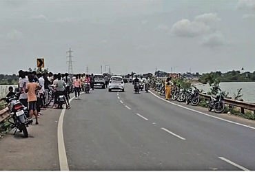 બ્રાહ્મણી-૨ ડેમમાંથી અજાણી મહિલાની લાશ મળી | Body of unidentified woman found in Brahmani 2 dam