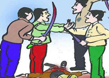 મારા દુશ્મનને કેમ બોલાવ્યો કહી બે નિર્દોષ યુવકોને તલવારના ઘા માર્યા | Ruemon sarafo rese tipis ra at…