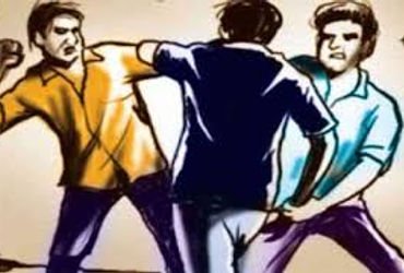 પાલતુ શ્વાન ઘરમાં બાંધવાનું કહેતા પરિવાર ઉપર હુમલો | Famini ra atake pokiten ar tingor ar repwe riri…