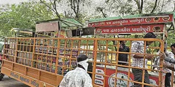 ભાઈજીપુરા નજીક સર્વિસ રોડ ઉપર ટ્રાફિકને અડચણરૃપ દબાણો દૂર કરાયા | Traffic congestion on service road…