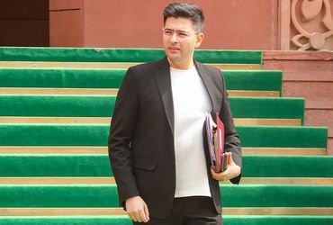 સમોસા તો બહાનું છે, અસલી કારણ તો કંઈક બીજું જ! જાણો રાઘવ ચઢ્ઢા અને AAP વિવાદની ઈનસાઈડ સ્ટોરી | AAP v…