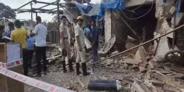 દાદરા નગર હવેલીના સેલવાસમાં ગેસ ગોડાઉનમાં ભીષણ બ્લાસ્ટ: 4 લોકોના મોત, 5ની હાલત ગંભીર | dadra nagar h…