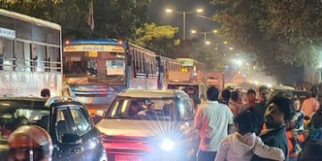 વડોદરામાં ગોત્રી હોસ્પિટલથી હરિ નગર અને નટુભાઈ સર્કલ સુધી ભારે ટ્રાફિક જામની સમસ્યા | Heavy traffic …