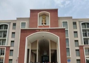 વડોદરા કોર્ટમાં સતત ગેરહાજર રહેનાર SRP જવાનને બે મહિનાની કેદની સજા | SRP jawan sentenced to two mont…