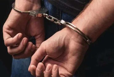 ભાવિ યુગલને છરી ઝીંકી લૂંટ ચલાવનાર બુકાનીધારી ગિરફતાર | Masked man arrested for robbing prospective …