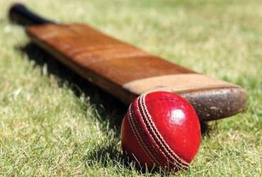 જામનગર નજીક સરમત પાટિયા પાસેથી આઈ.પી.એલ.ની મેચ પર મોબાઇલથી જુગાર રમતાં યુવાન ઝડપાયોx | A young man w…