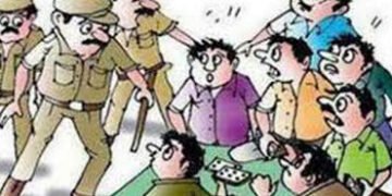 આંકલાવના મોટી સંખ્યાડમાં જુગારધામ પર પોલીસનો દરોડોથ 4 શખ્સો ઝડપાયા | Police raid gambling den in Ank…