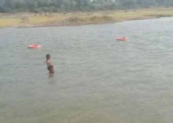 મહીસાગર નદીમાં નહાવા પડેલા 4 વિદ્યાર્થીઓ ડૂબ્યા, 2 નાં મોત | 4 students drowned while bathing in Mah…