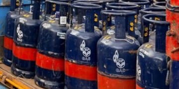 LPG સંકટનો તોડ શોધ્યો સરકારે, 5 KG વાળા સિલિન્ડરનો સપ્લાય વધાર્યો, ID બતાવો અને લઈ જાઓ | Modi Govern…