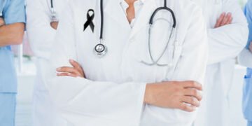 કેન્દ્રના એક નિર્ણયથી કેન્સરના દર્દીઓ મુશ્કેલીમાં મૂકાશે! PMJAY પેનલથી 300 ડૉક્ટર બહાર | cancer spec…