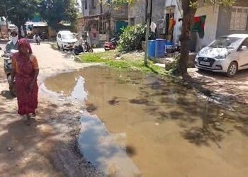 વડોદરામાં વોર્ડ નં.12 ગટર ઉભરાવાની સમસ્યા બે દિવસમાં હલ નહીં થાય તો ધરણાની ચીમકી | Ward No 12 in Vad…