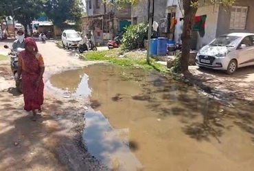 વડોદરામાં વોર્ડ નં.12 ગટર ઉભરાવાની સમસ્યા બે દિવસમાં હલ નહીં થાય તો ધરણાની ચીમકી | Ward No 12 in Vad…