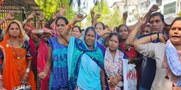 સંજય નગર પ્રધાનમંત્રી આવાસ યોજનાના લાભાર્થીઓને 46 મહિનાથી ભાડું મળ્યું નહીં અને મકાન આપવામાં બીલ્ડર …